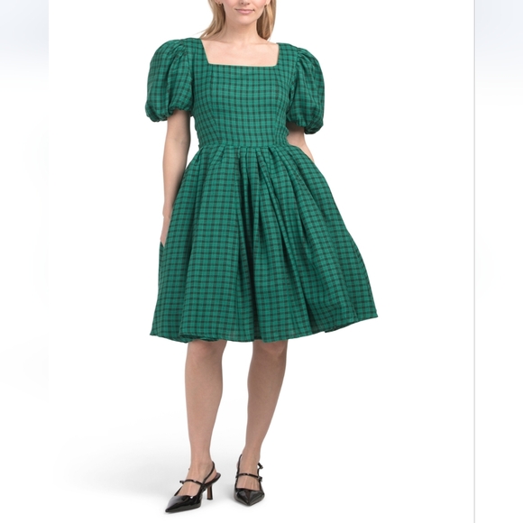 Ivy City Co Dresses & Skirts - Ivy City Co Women's Green Plaid Puff Sleeve Midi Dress